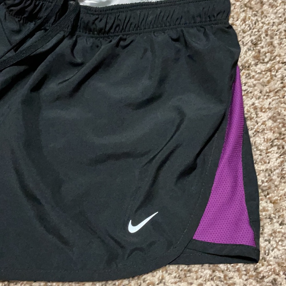 NikeRunning Shorts - Picture 2 of 3